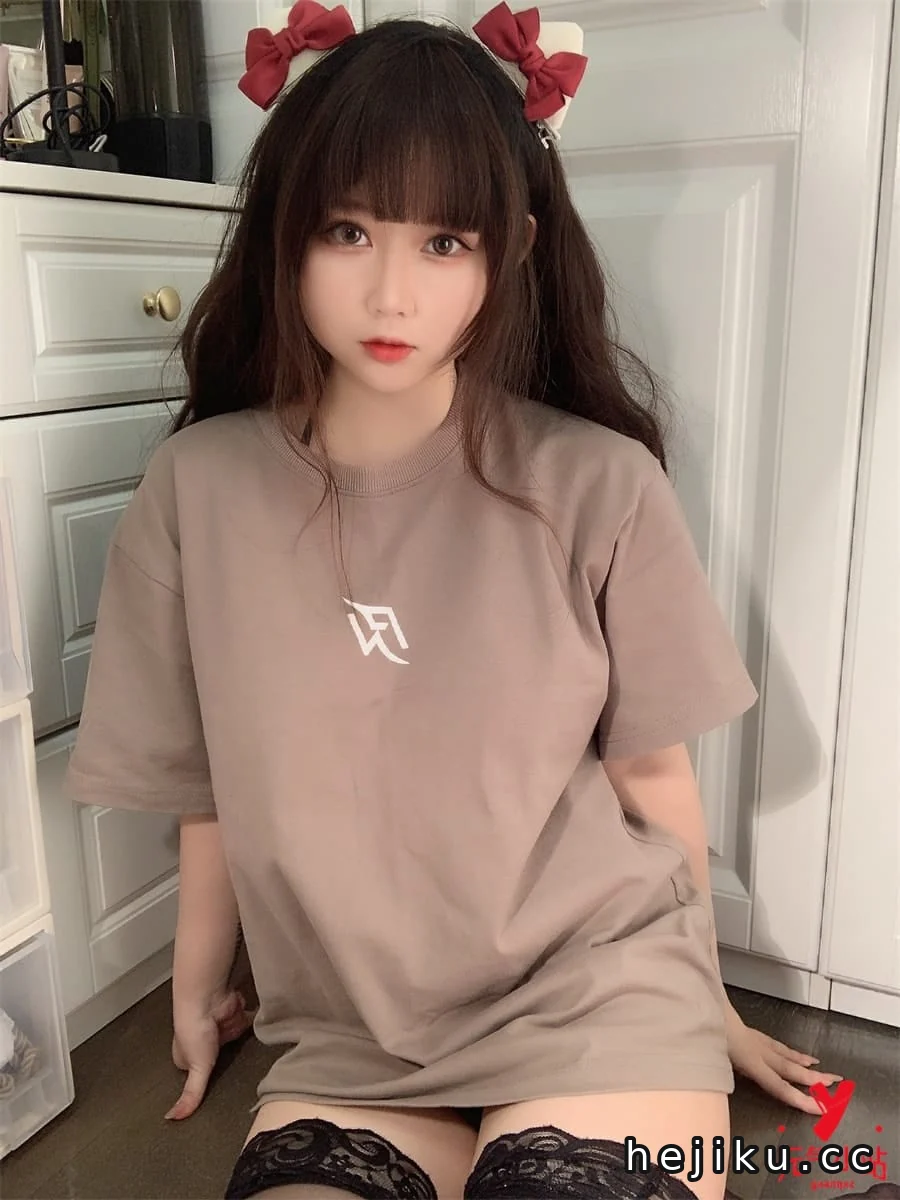 是依酱吖cos合集相关页面与具体内容展示
